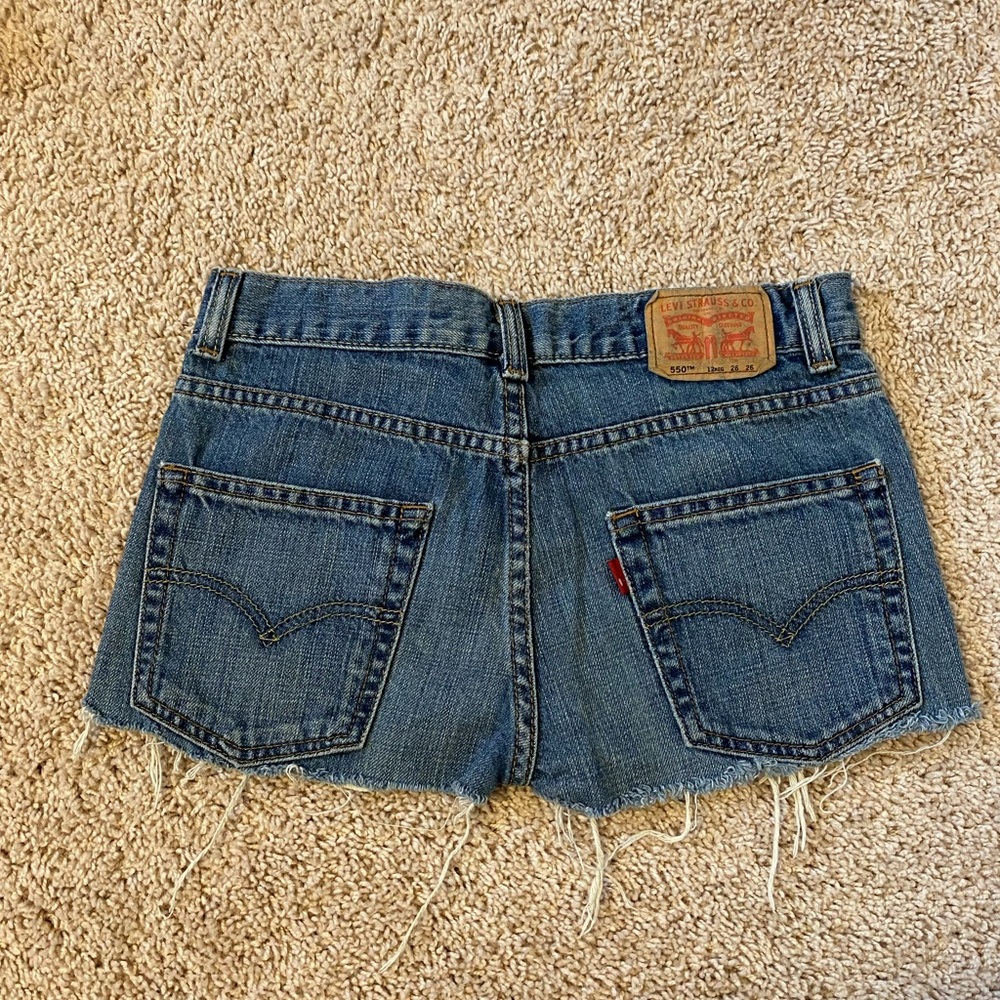 LEVI’S // cut off shorts